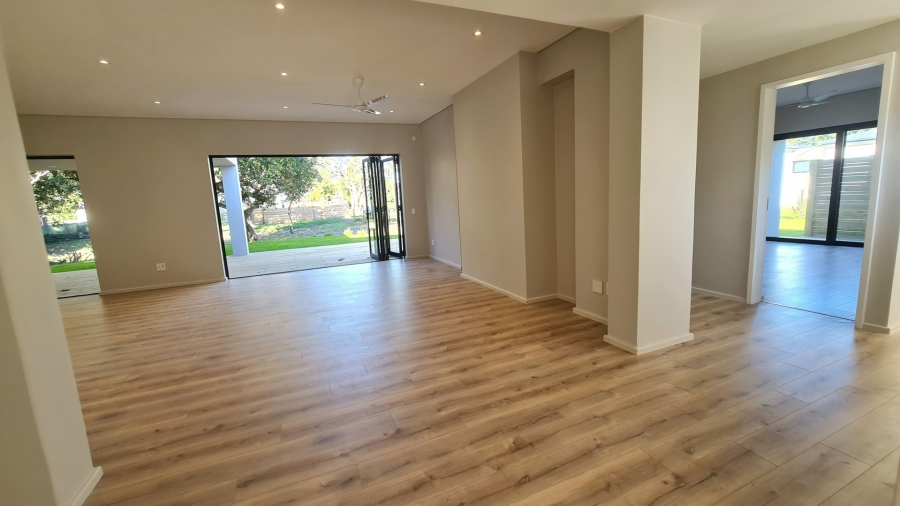 3 Bedroom Property for Sale in Keurbooms Western Cape